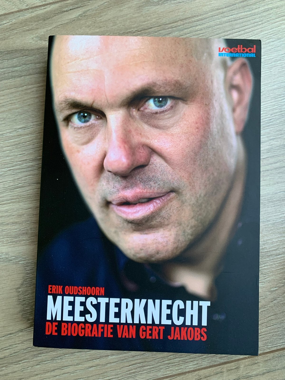 Meesterknecht: De biografie van Gert Jakobs, Ophalen of Verzenden, Nieuw, Sport