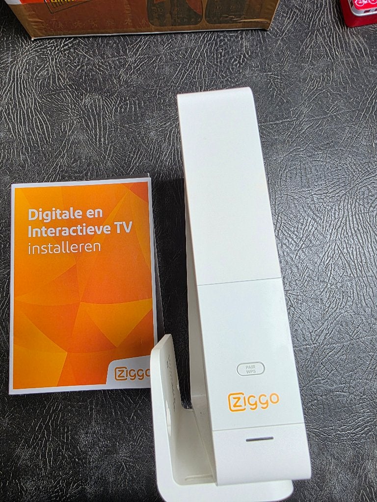 Ziggo Modem met WiFi, Computers en Software, Routers en Modems, Ophalen of Verzenden, Zo goed als nieuw, Ziggo