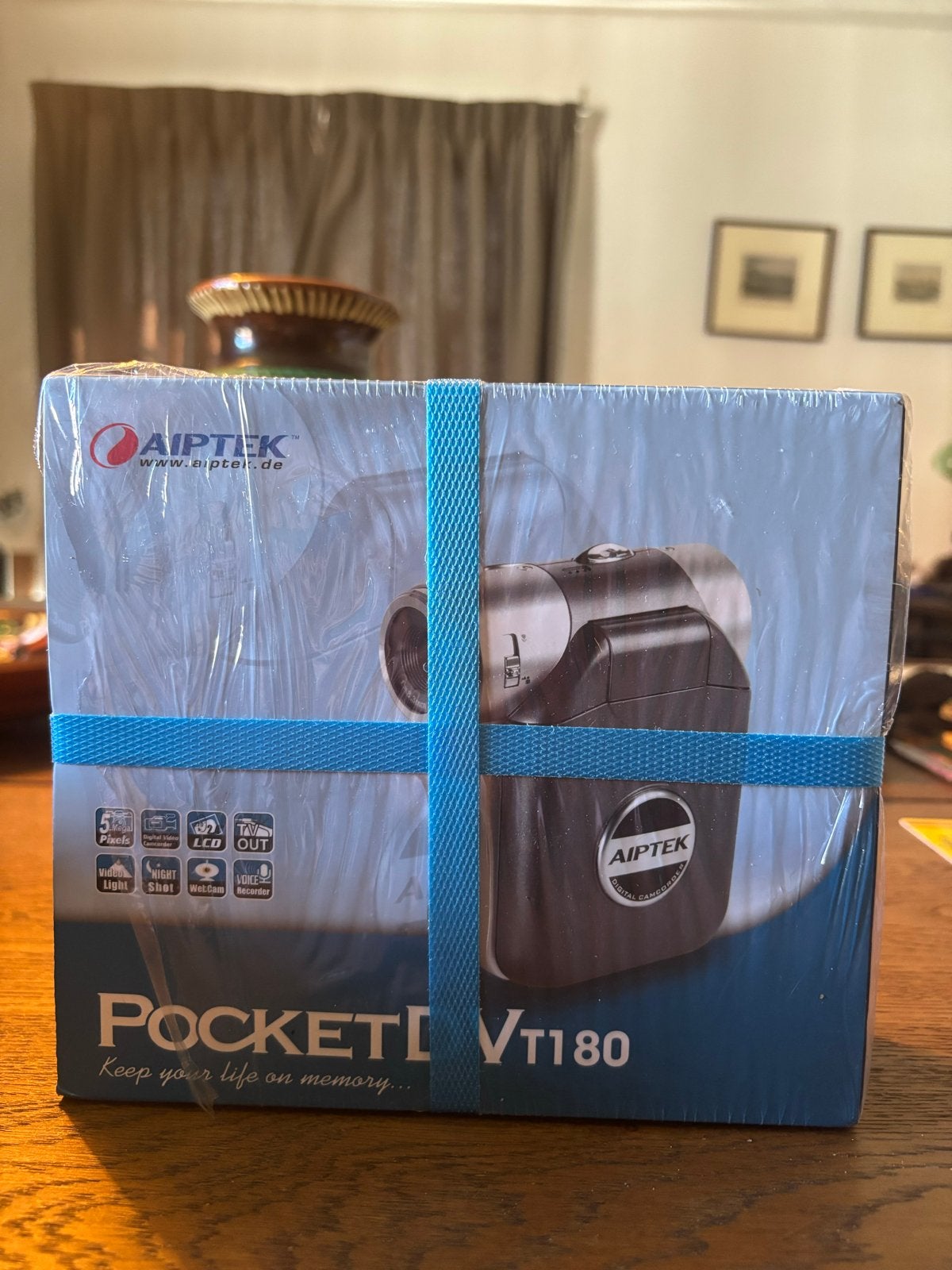 AIPTEK PocketDV VT180 Digitale Camcorder - Nieuw in doos, Audio, Tv en Foto, Videocamera's Digitaal, Overige merken, Ingebouwde lamp