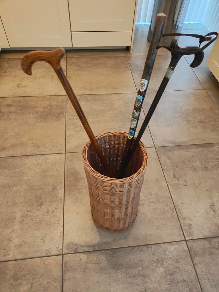 Set van drie vintage wandelstokken (met of zonder mand), Ophalen