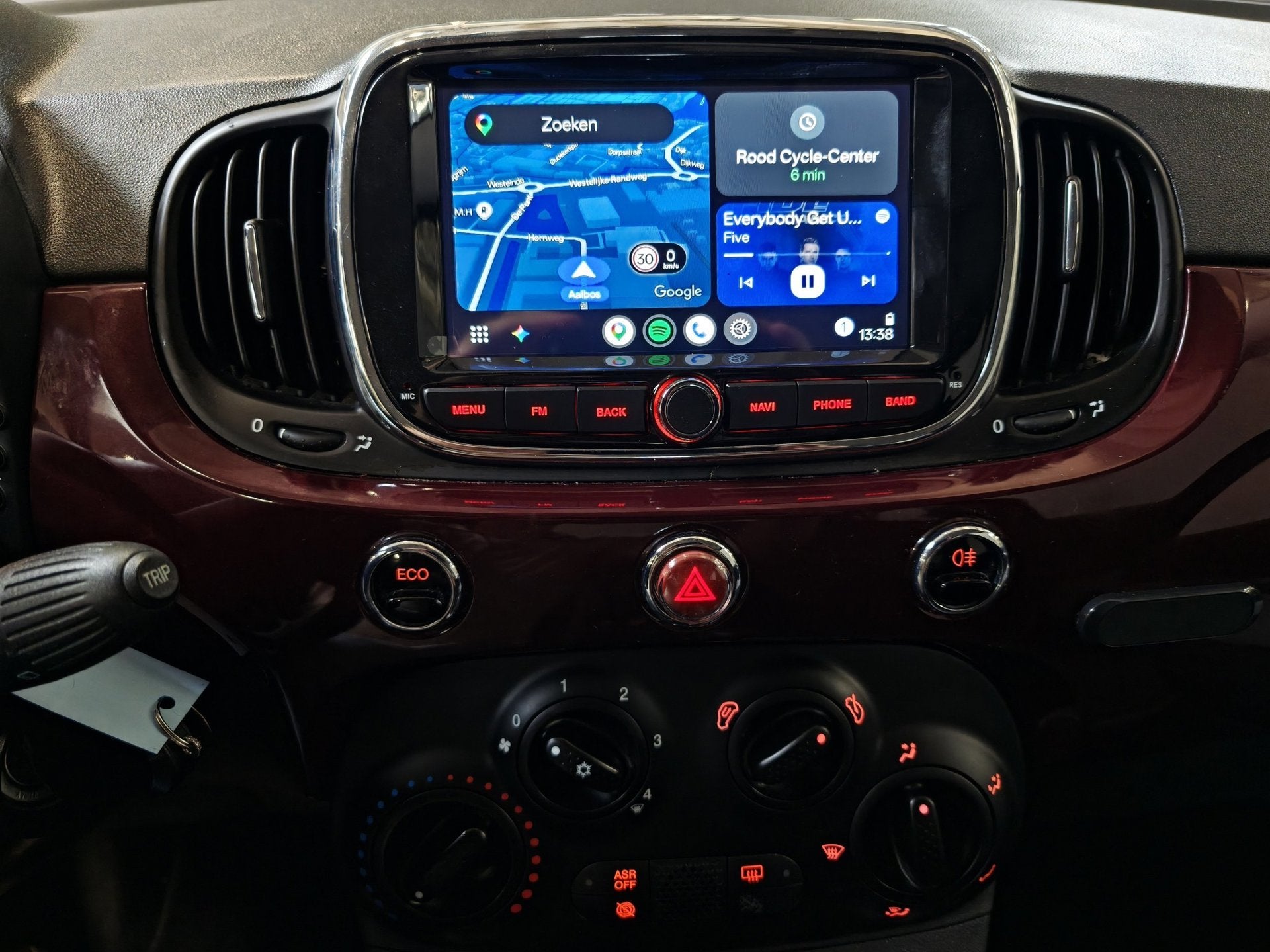 Fiat 500 0.9 T CARPLAY / ANDROID / SPOTIFY / AIRCO, Auto's, Stof, Gebruikt, Origineel Nederlands, Bedrijf