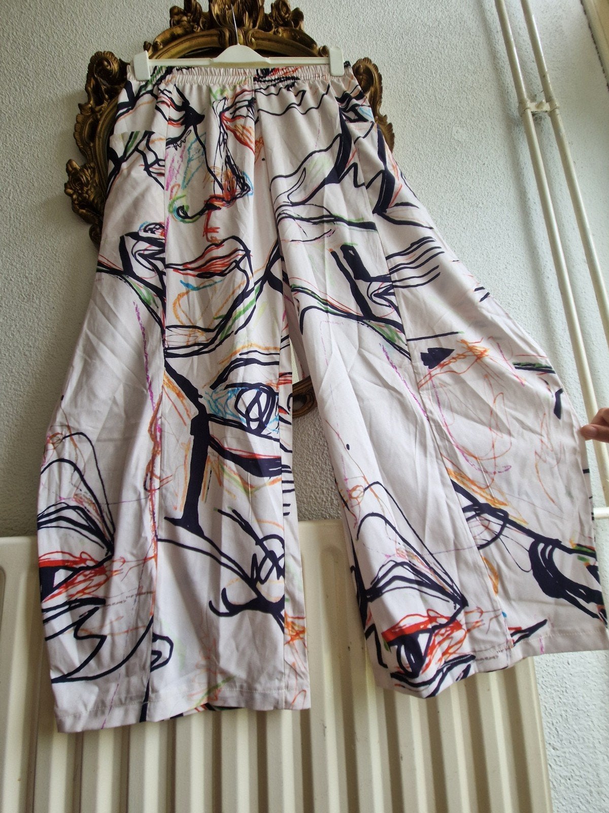 Als nieuw! Wit kleuren abstracte ballonbroek zakken elastiek, Ophalen of Verzenden, Zo goed als nieuw, Wit, Broek of Spijkerbroek
