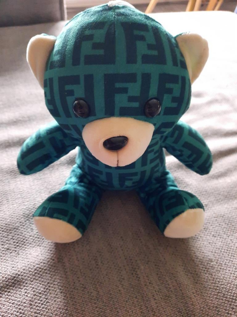 Fendi knuffel beer groen, Kinderen en Baby's, Speelgoed | Knuffels en Pluche, Ophalen of Verzenden, Groen, Beer, Overige merken