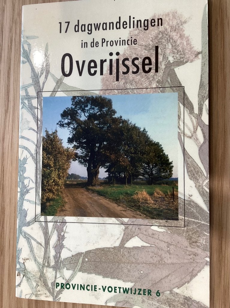 17 Dagwandelingen Provincie Overijssel -Voetwijzer 6, Boeken, Fiets- of Wandelgids, Europa, Ophalen of Verzenden, Gelezen