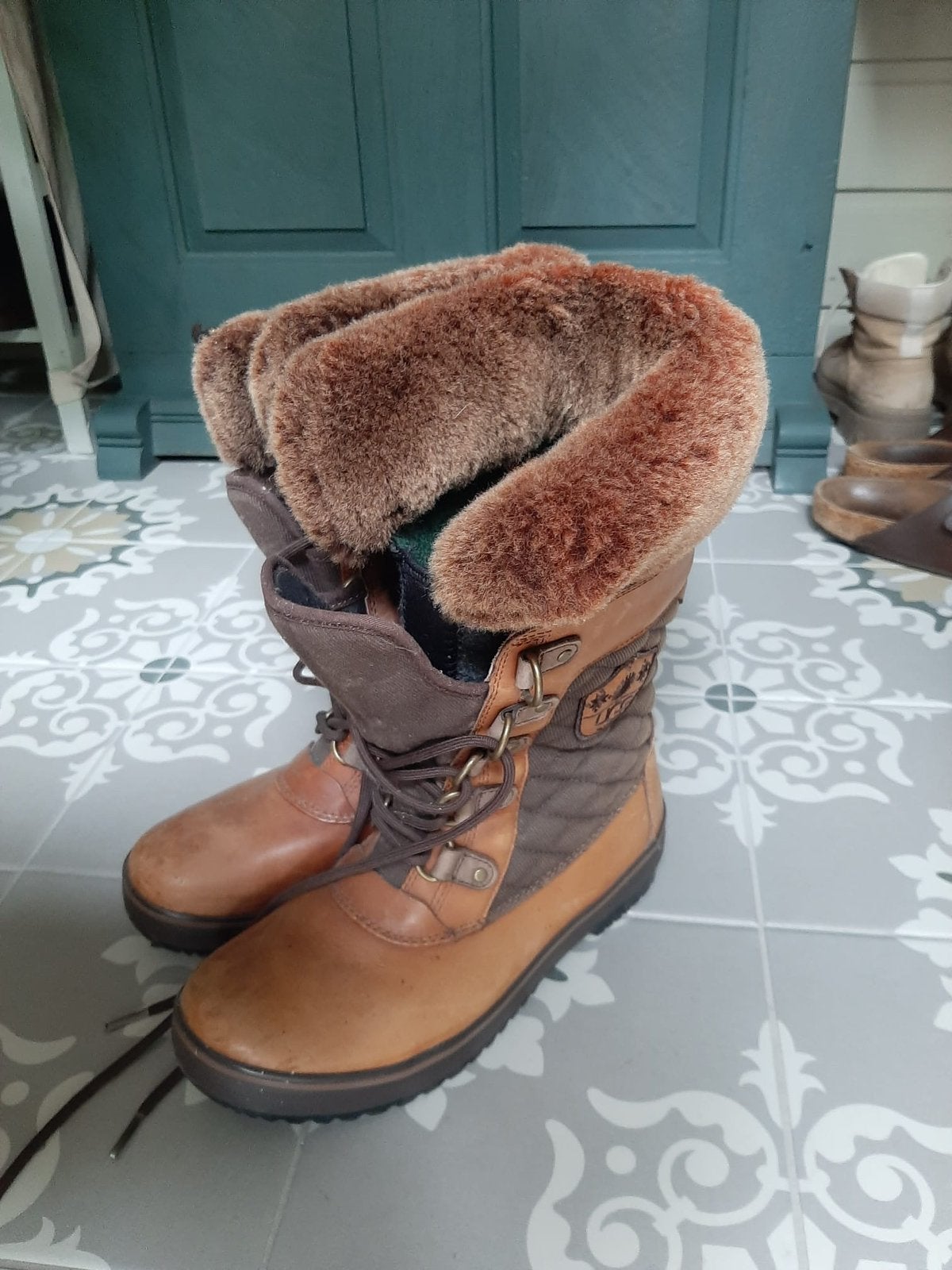 Uggs, Ophalen, Zo goed als nieuw, Maat 38/40 (M), Overige typen