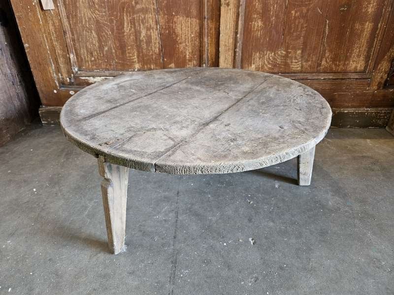 oud roemeens tafeltje,salontafel``WOONWINKEL RUSTIEK``, Ophalen of Verzenden