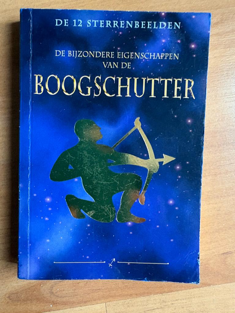 Boogschutter - de twaalf sterrenbeelden, Ophalen of Verzenden, Zo goed als nieuw, Spiritualiteit algemeen, Overige typen