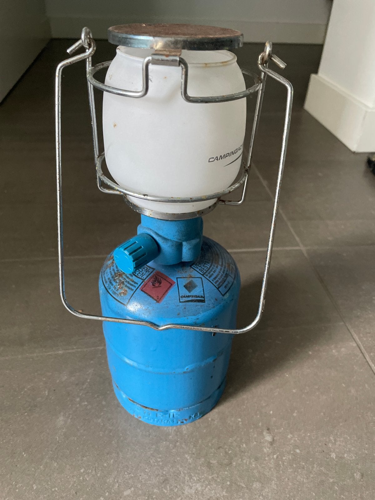 Campinglamp met navulbare gasfles, Ophalen of Verzenden, Gebruikt