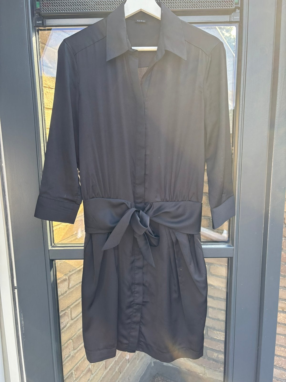 ZGAN zwarte jurk van Guess maat 36, Kleding | Dames, Ophalen of Verzenden, Zo goed als nieuw, Maat 36 (S), Zwart