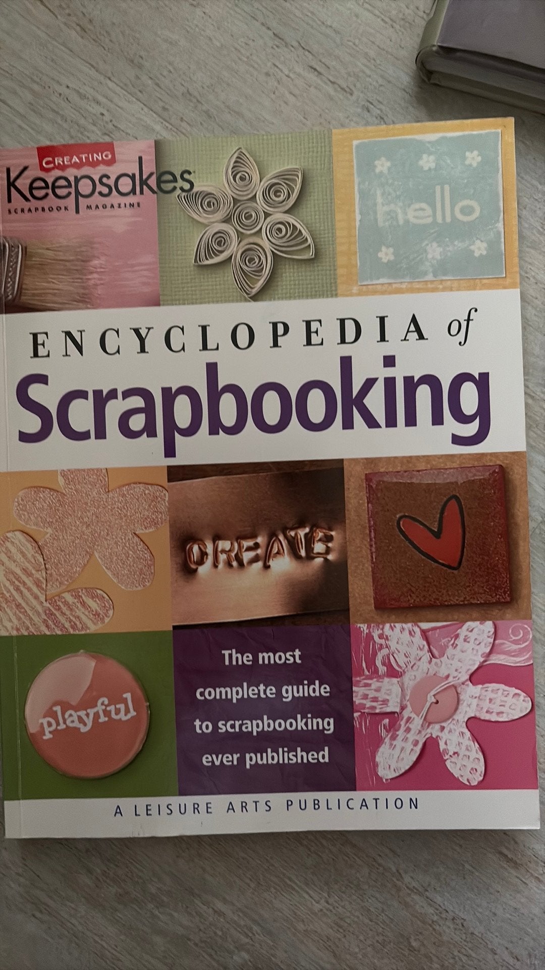 Encyclopedia of Scrapbooking - Compleet Handboek, Ophalen of Verzenden, Zo goed als nieuw, Album of Boek, Overige merken
