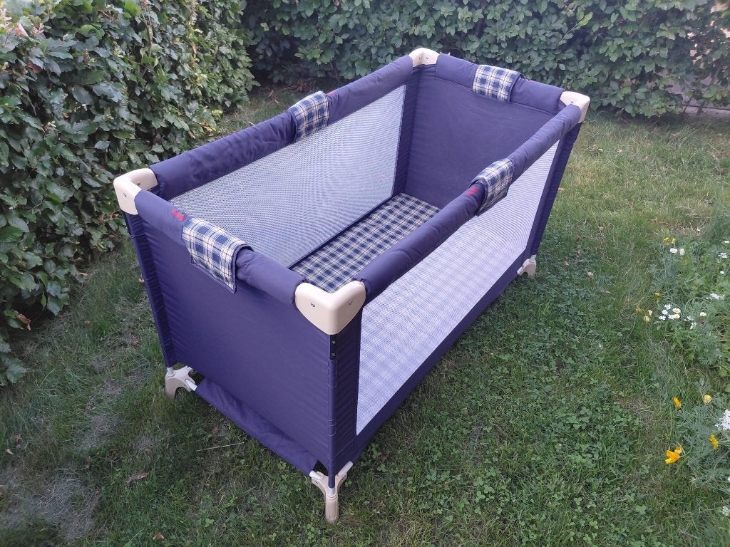 Camping bedje, Ophalen, Zo goed als nieuw, Reisbedje