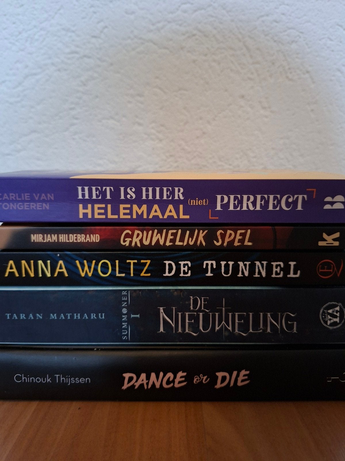 5 boeken, Ophalen