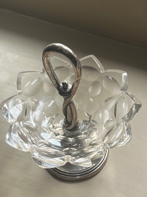 ZILVEREN STANDAARD MET KRISTALLEN AMANDELBAKJE OLIJFSLIJPSEL, Verzenden, Zilver