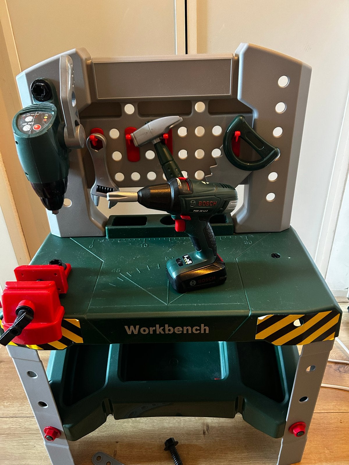 Bosch Werkbank met veel accessoires, Kinderen en Baby's, Speelgoed | Overig, Ophalen, Zo goed als nieuw, Jongen of Meisje