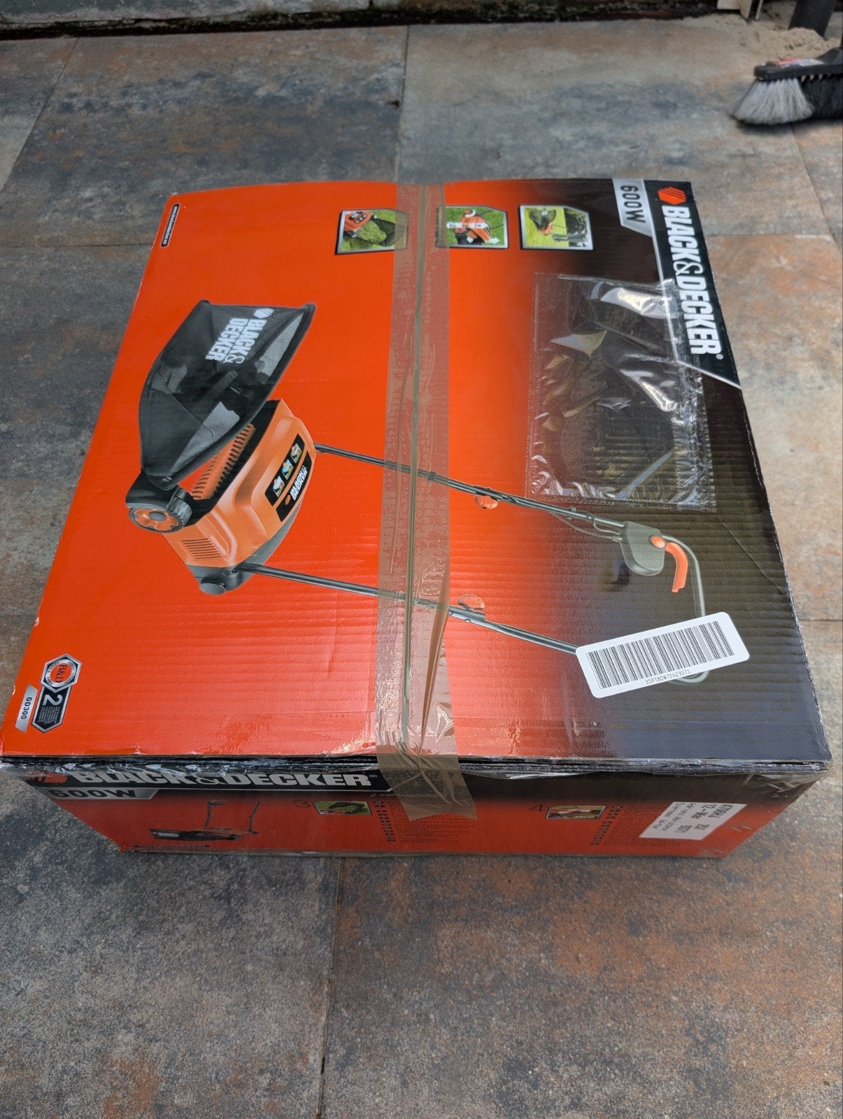 Black & Decker verticuteer machine 600W, Ophalen, Cirkelmaaier, Elektrische grasmaaier, Nieuw