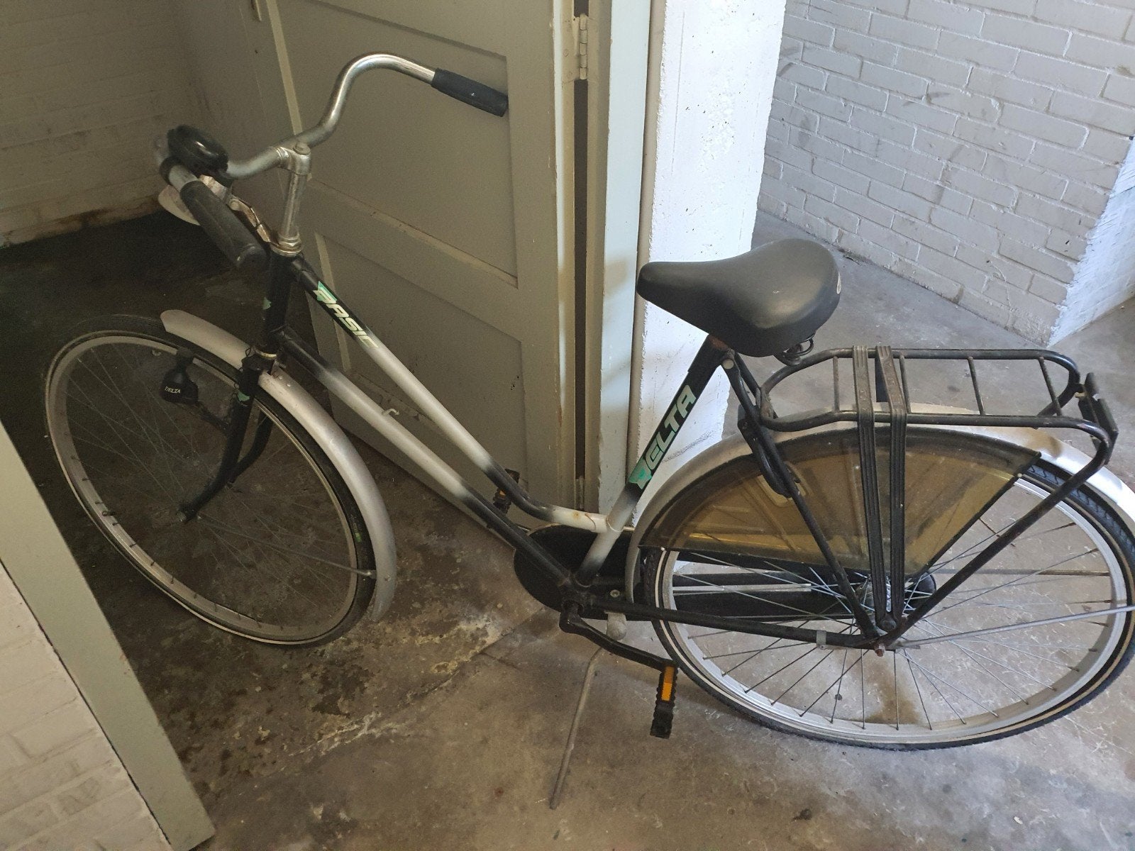 Fiets met lekke banden - opknapper, Fietsen en Brommers, Ophalen