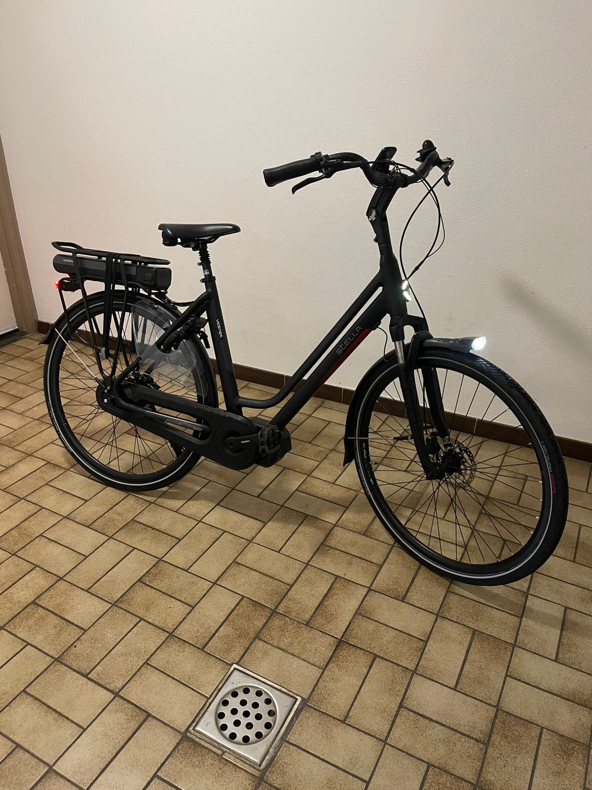 STELLA, 51 tot 55 cm, Ophalen of Verzenden, Zo goed als nieuw, Overige merken