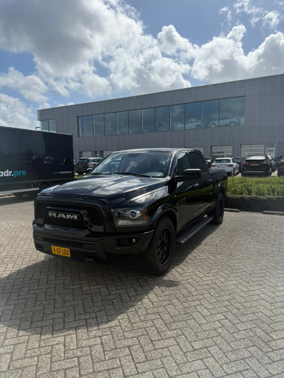 Dodge RAM 1500 5.7 V8 HEMI Warlock Black Edition, 5654 cc, Leder en Stof, Zwart, 2334 kg