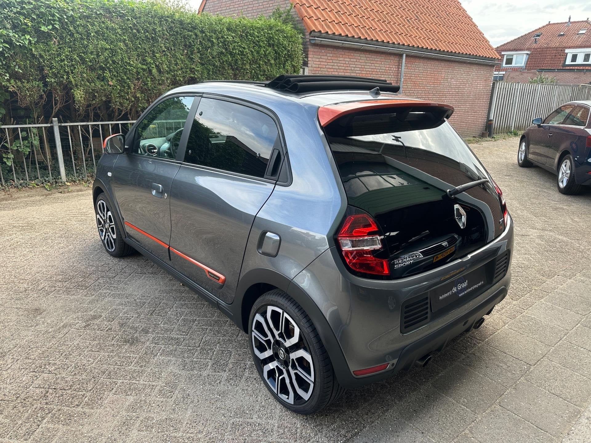 Renault Twingo GT 0.9 TCe SPORT |PANO/CRUISE/PDC | BTOOTH/CL, Parkeersensor, 898 cc, Gebruikt, 4 stoelen