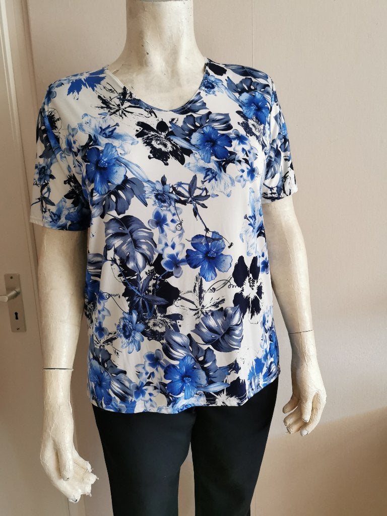 109 .. zgan shirt van magna maat 44 - 46, Ophalen of Verzenden, Nieuw, Zwart, Shirt of Top