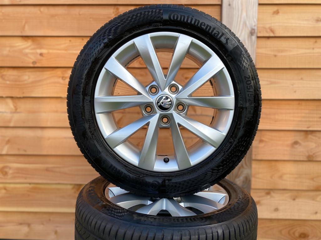 Originele 16 inch Skoda Octavia zomerwielen, Auto-onderdelen, Ophalen, Gebruikt, 16 inch, Banden en Velgen