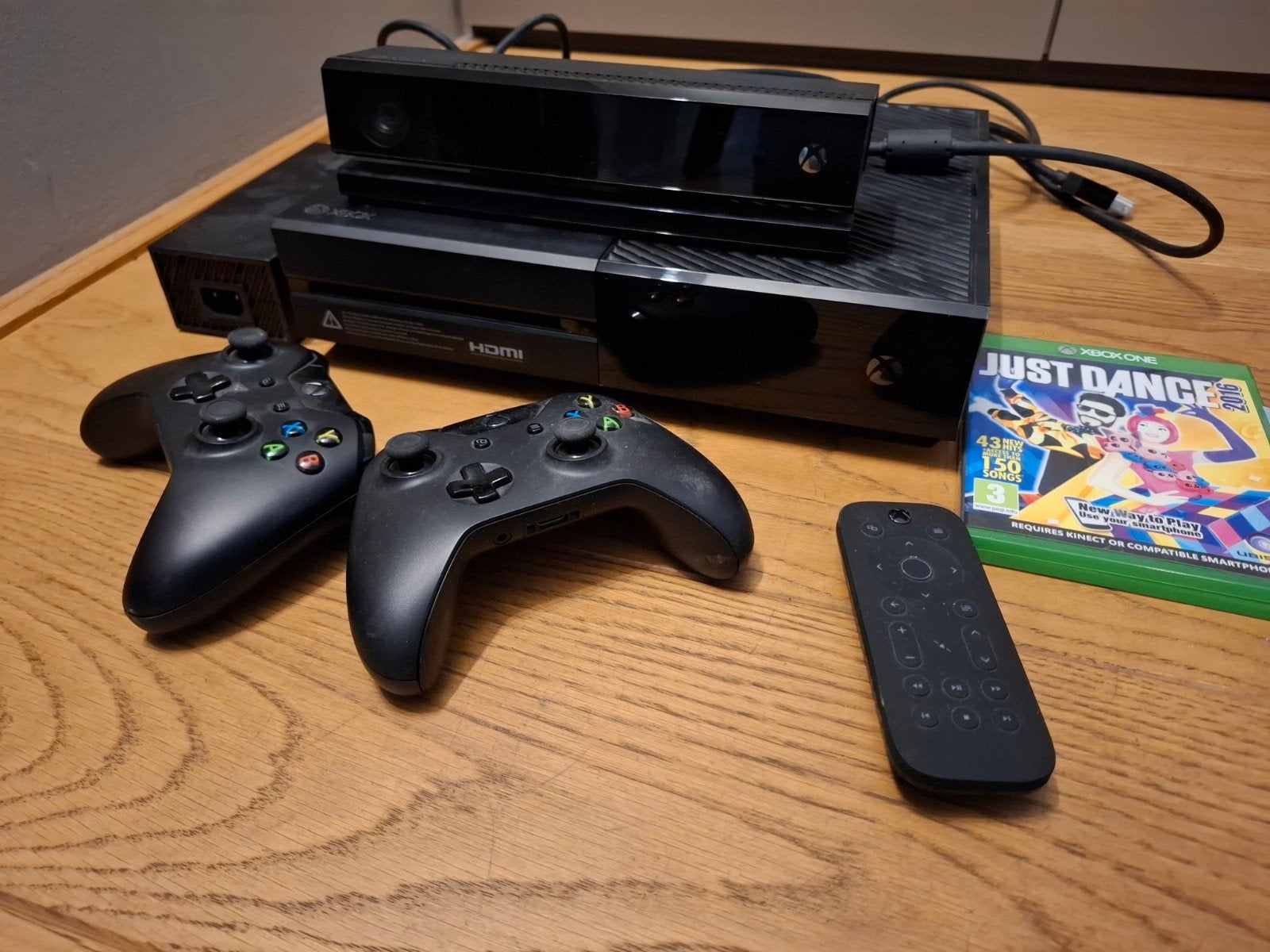 Xbox One Console met Kinect, 2 controllers en game, Xbox One, Met 2 controllers, Ophalen of Verzenden, 500 GB