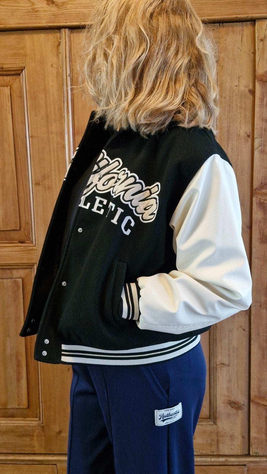 jas dame meisje varsity bomber maat s zwart witte mouwen, Zwart, H&M Divided, Ophalen of Verzenden, Zo goed als nieuw