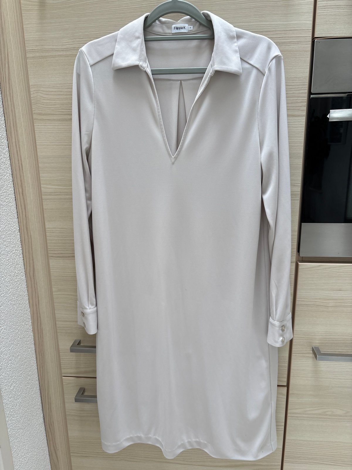 Filippa K jurk maat M, Kleding | Dames, Jurken, Zo goed als nieuw, Maat 38/40 (M), Beige, Onder de knie, Ophalen of Verzenden
