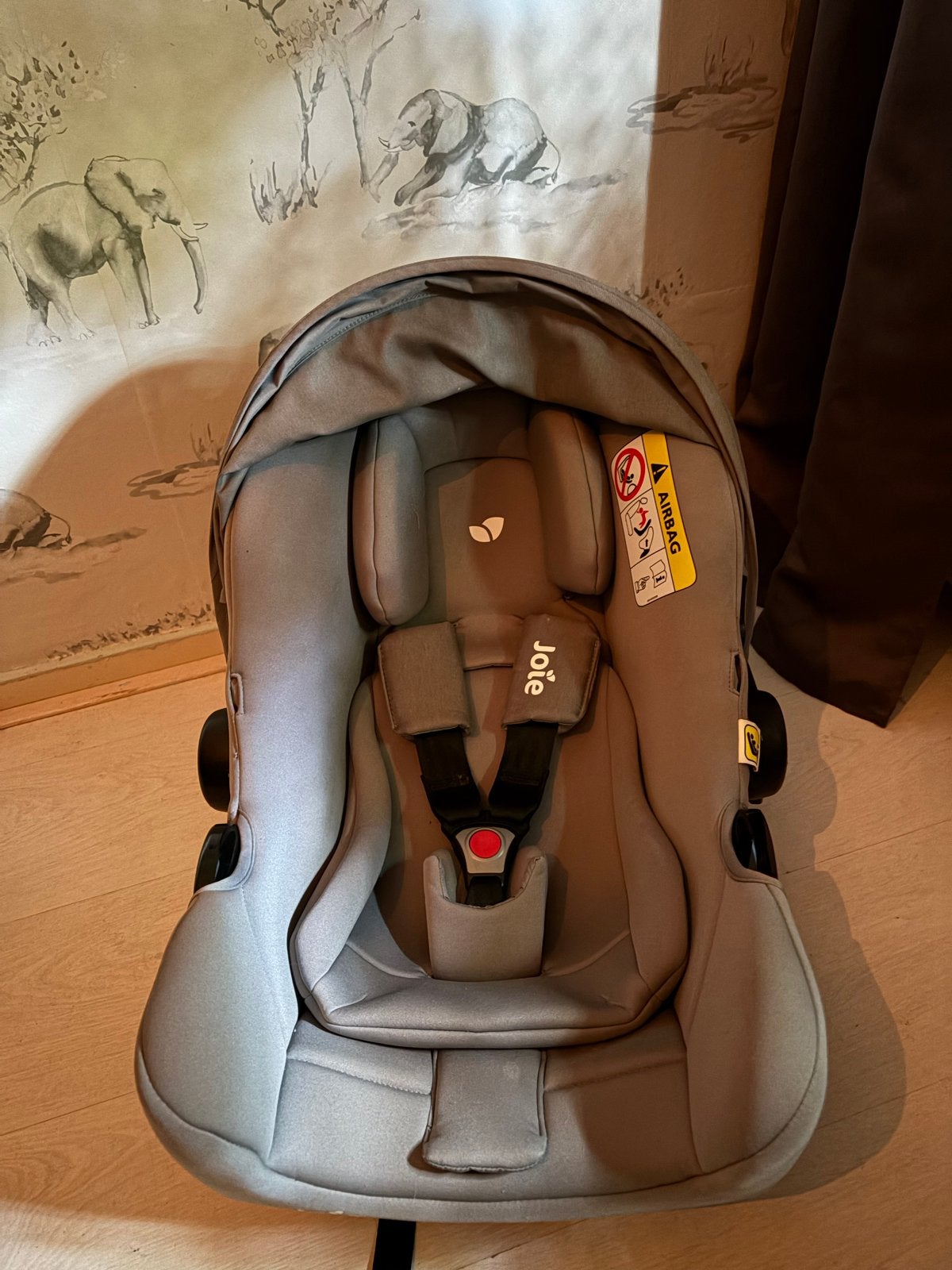 Joie i-Snug 2 autostoel - Zo goed als nieuw, Kinderen en Baby's, Autostoeltjes, Autogordel of Isofix, Zijbescherming, Zo goed als nieuw