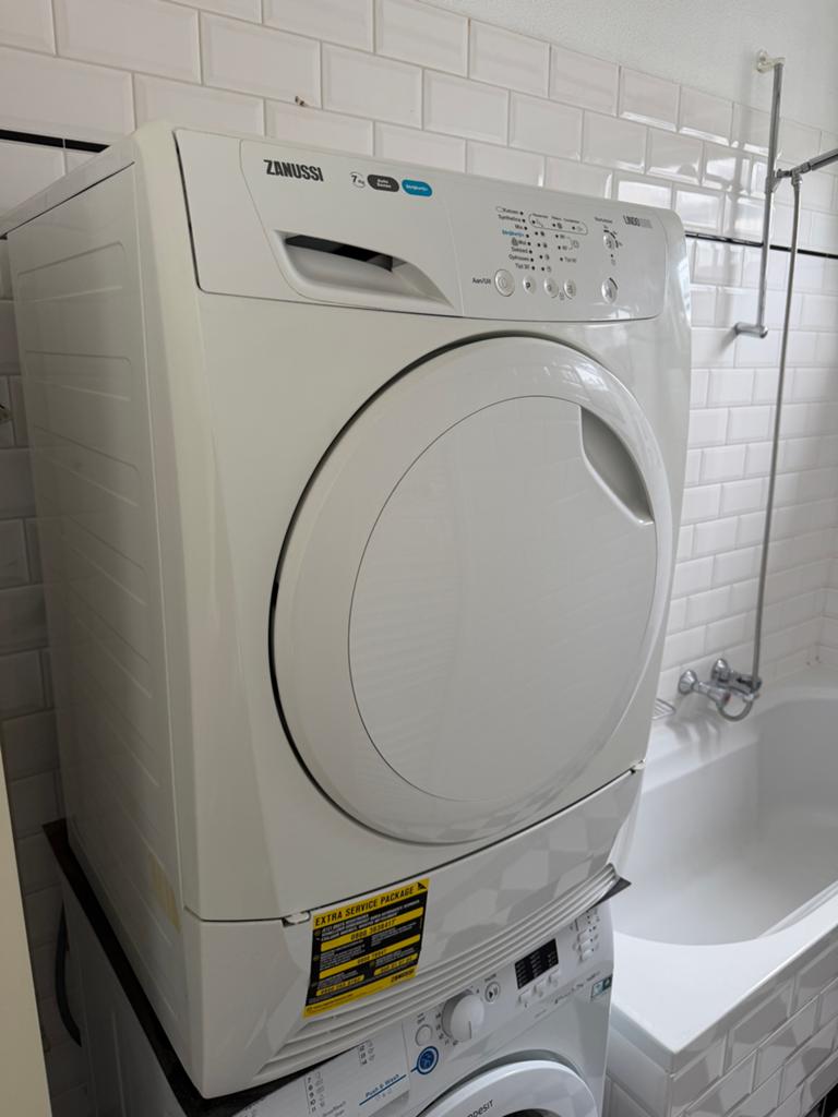 Zanussi Lindo1000 Condensdroger 7kg, Witgoed en Apparatuur, Wasdrogers, 6 tot 8 kg, Ophalen of Verzenden, Zo goed als nieuw, Voorlader