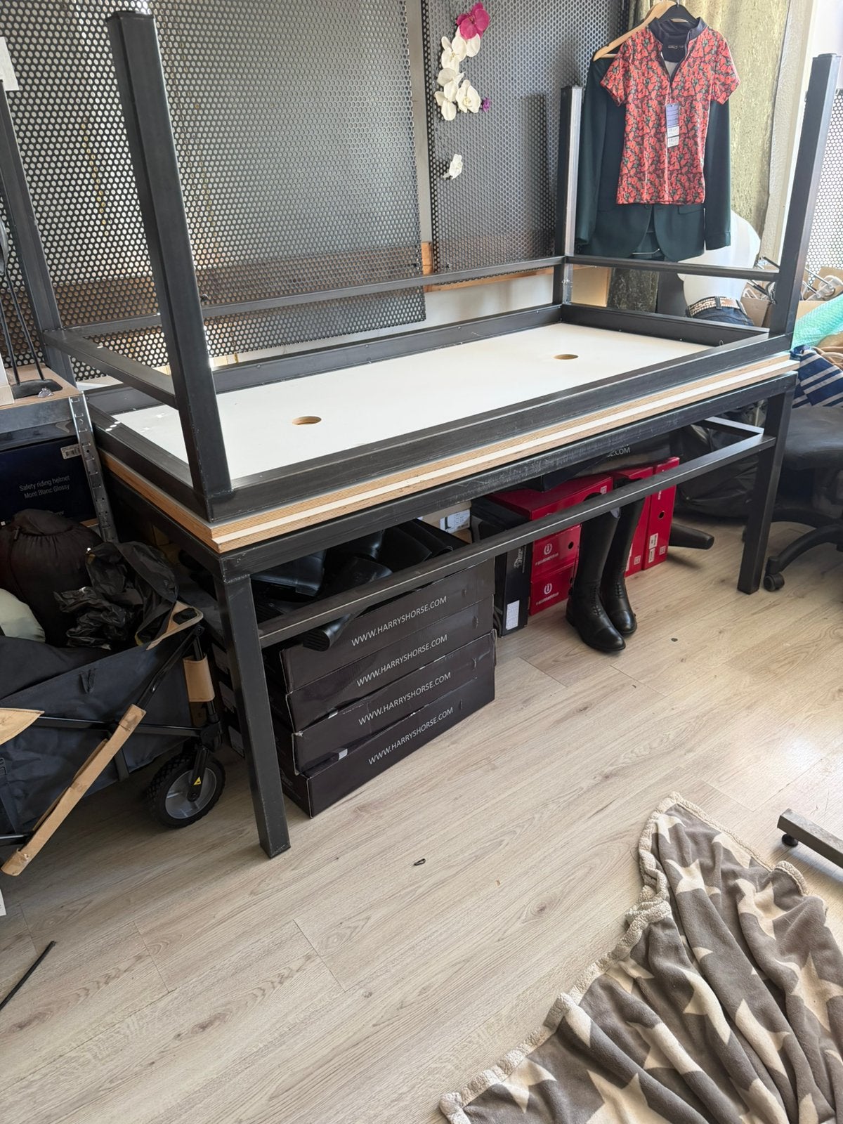 Twee stevige tafels, Ophalen of Verzenden, Zo goed als nieuw