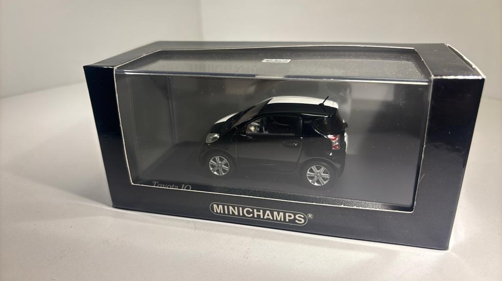 Toyota iq geneva 2009 minichamps 1.43, Auto, Ophalen of Verzenden, MiniChamps, A