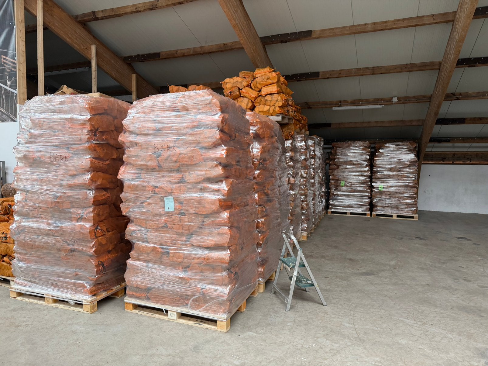 Droog haardhout oussoren vinkeveen., Minder dan 3 m³, Ophalen