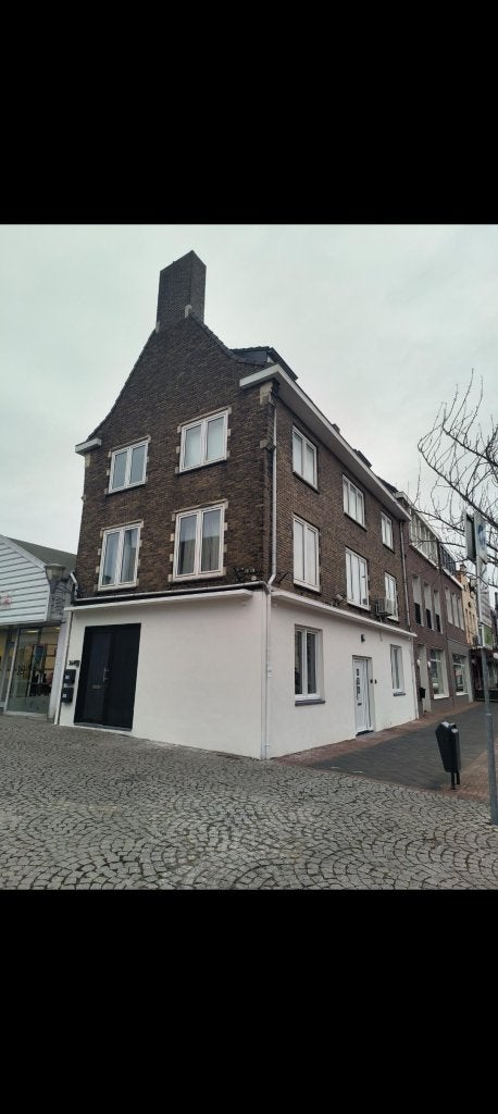 NIEUW! Woonruimte te huur Rijksweg Centrum, Geleen