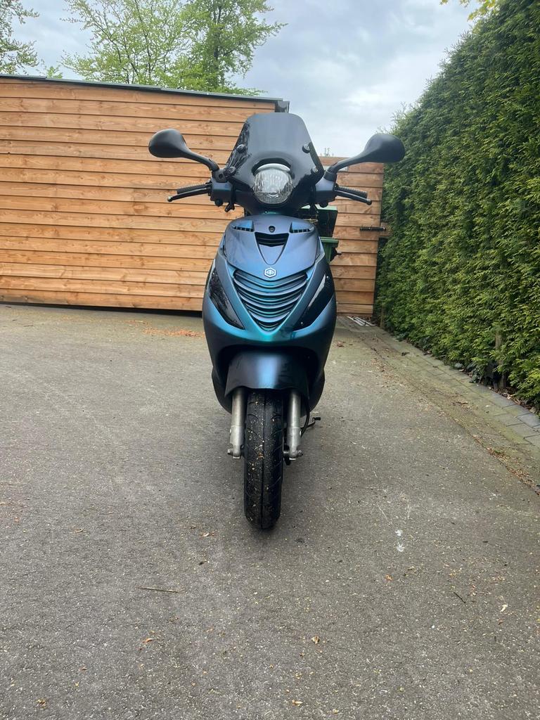 Piaggio Zip 4takt, Fietsen en Brommers, Scooters | Piaggio, Zo goed als nieuw, Zip, Maximaal 45 km/u, Benzine, Ophalen