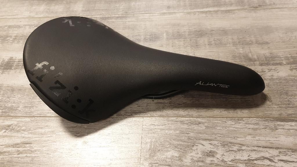 Fizik Aliante R3 Large Zadel Nieuw!, Ophalen, Nieuw, Zadel