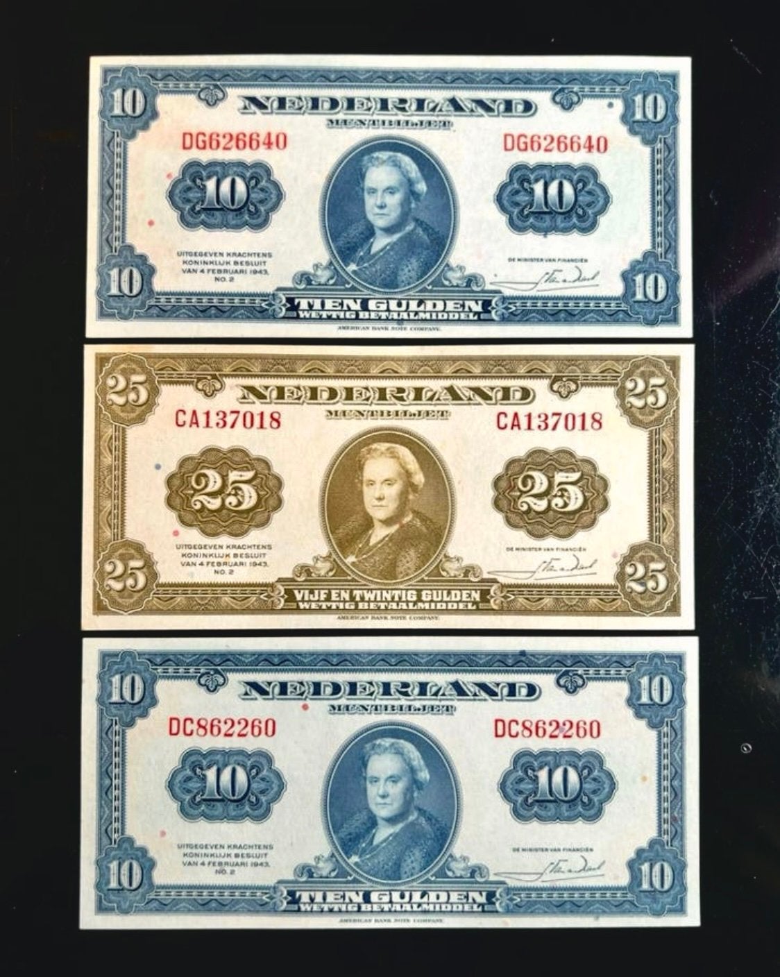 PRACHT. SETJE: 2x10 en 1x25 GLD 1943. PR++/ PR., Ophalen of Verzenden, 25 gulden