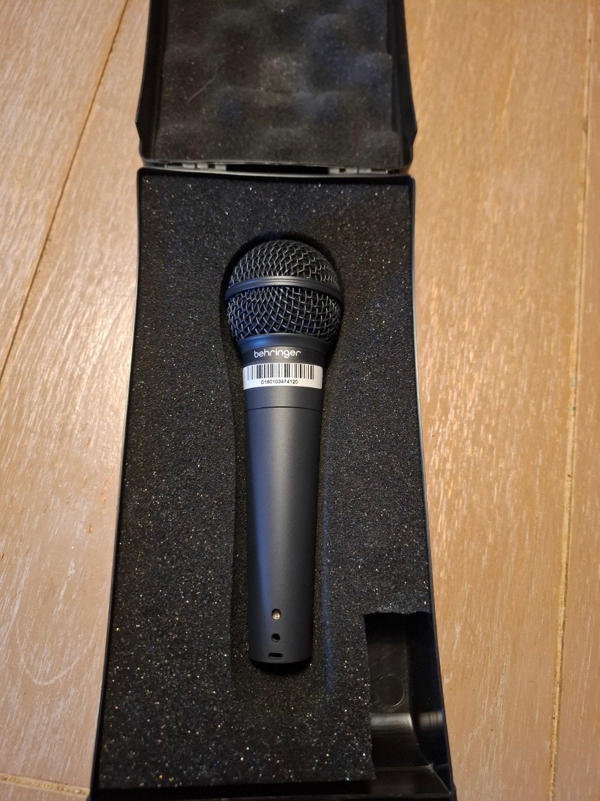 Behringer microfoon met XLR kabel - Zo goed als nieuw, Ophalen of Verzenden, Zo goed als nieuw, Zangmicrofoon