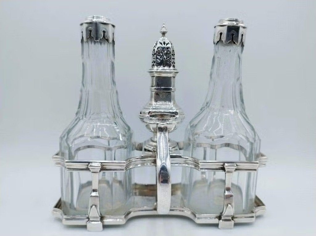 Zilveren olie- en azijnstel , J. Logerath I, Den Haag, 1737, Verzenden, Zilver