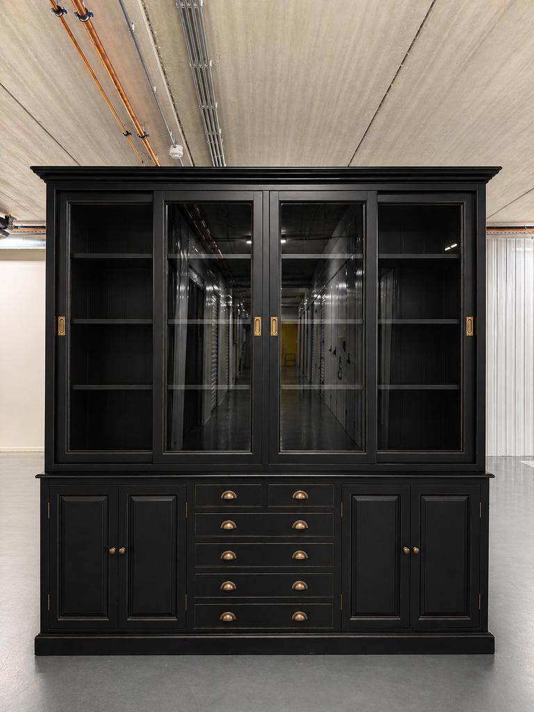 Zwarte luxe Boekenkast/ Buffetkast met deurtjes  #K32, Huis en Inrichting, Kasten | Boekenkasten, Met deur(en), 200 cm of meer