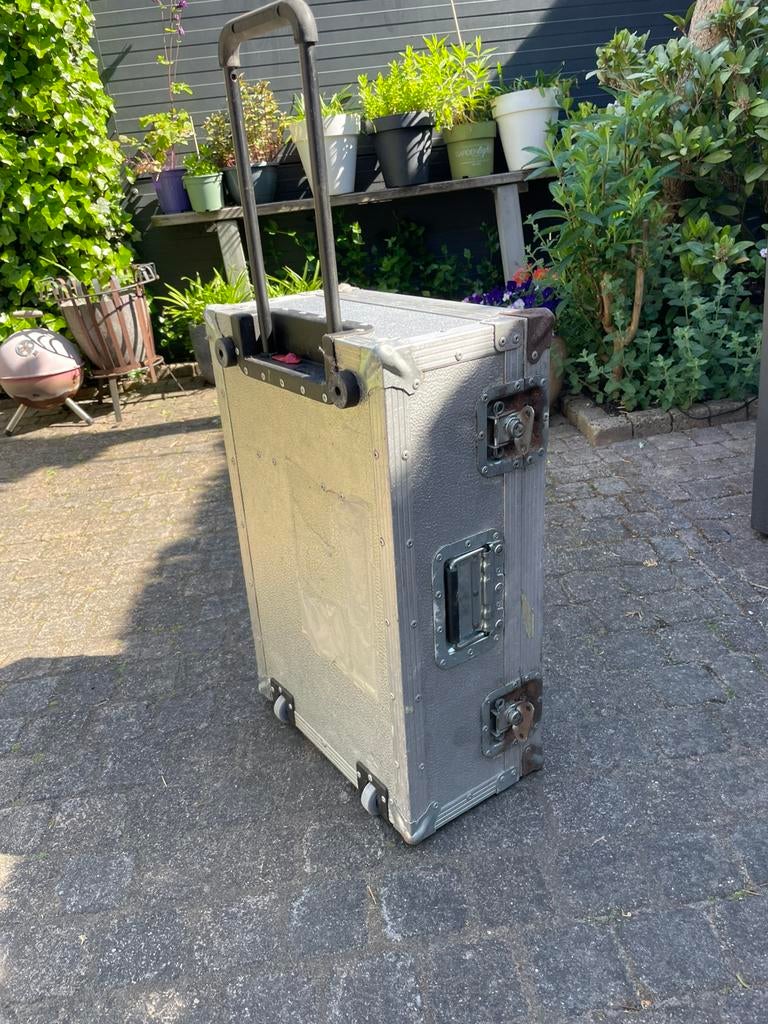 Flightcase met 2 wieltjes en schuifhandvat 62x41,5x23, Ophalen of Verzenden, Gebruikt, Overige instrumenten, Flightcase