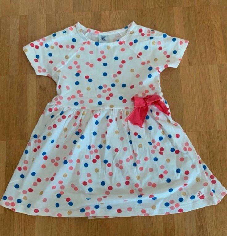 Petit Bateau jurkje maat 86 met stippen – zo goed als nieuw, Kinderen en Baby's, Babykleding | Maat 86, Verzenden, Zo goed als nieuw