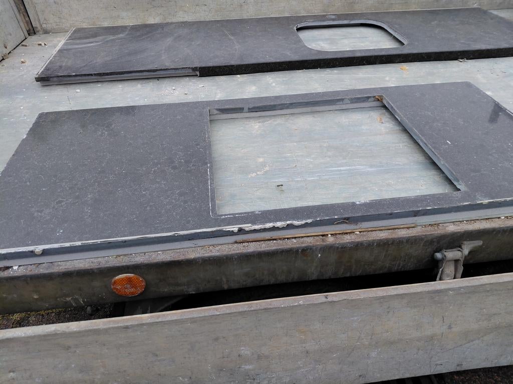 Donkergrijze hardstenen aanrechtbladen met uitsparingen, Ophalen, Gebruikt, 100 tot 150 cm, Minder dan 100 cm