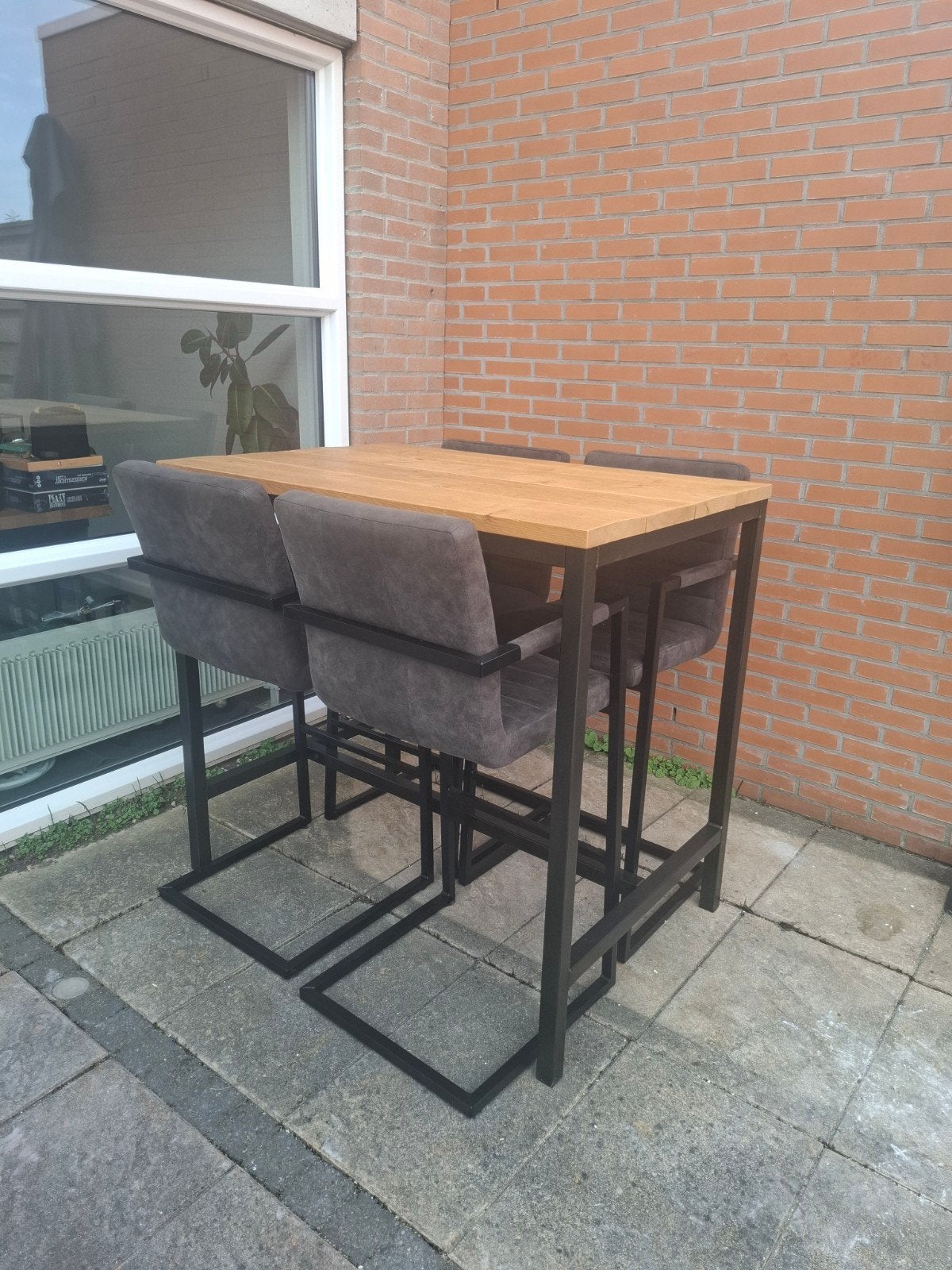 Industriële bartafel met 4 barkrukken, Ophalen, Met voetsteun, Zo goed als nieuw, 90 cm of meer