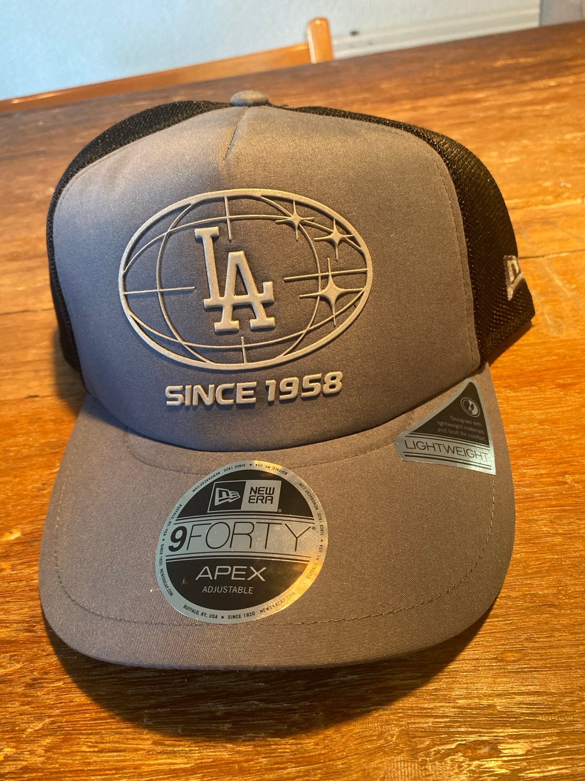 New Era LA Trucker Cap - Grijs/Zwart - One Size, Ophalen of Verzenden, Nieuw, One size fits all, Pet