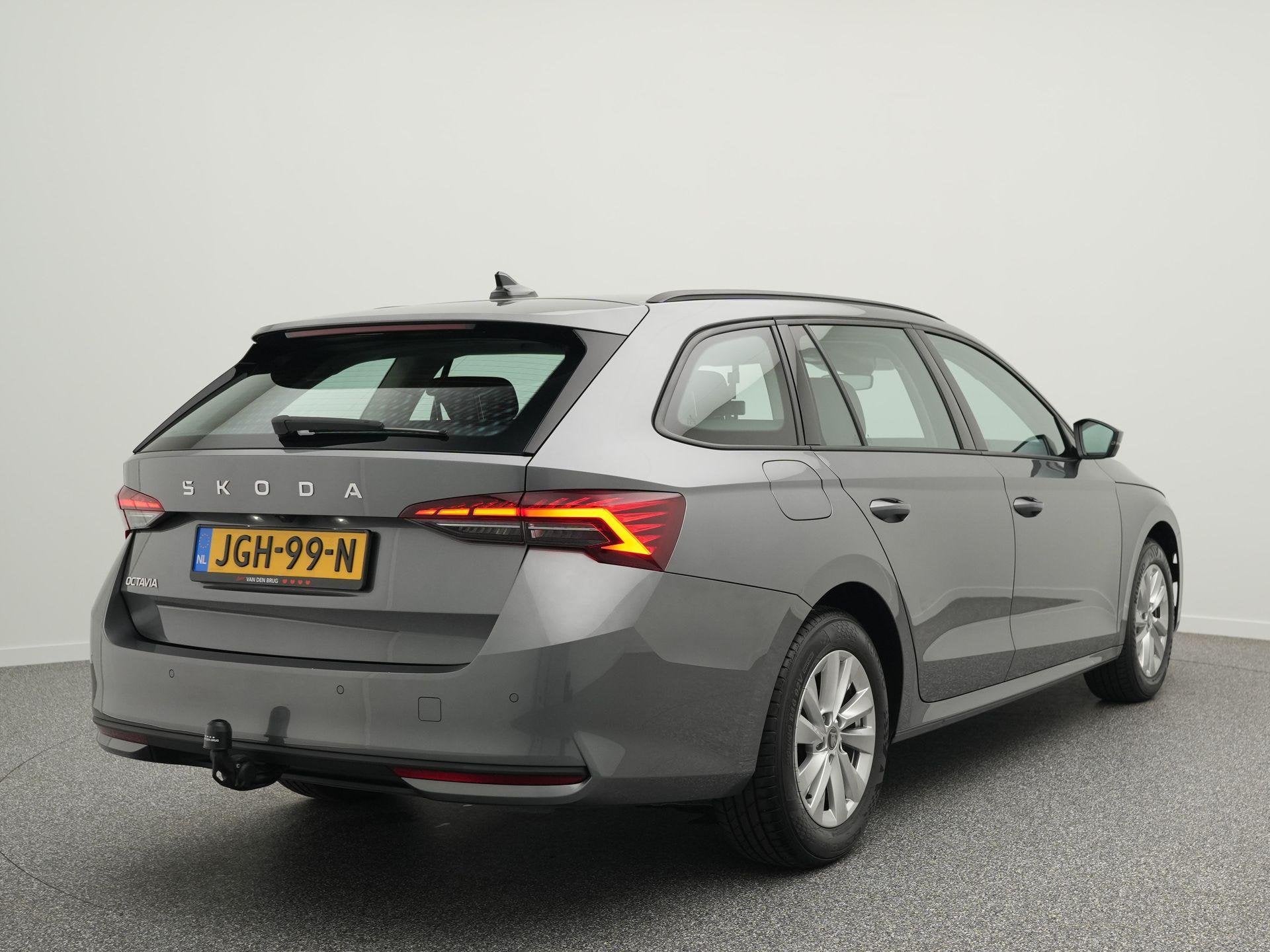 Skoda Octavia Combi Business Edition 1.5 TSI 115pk | Trekhaa, Auto's, Voorwielaandrijving, Stof, 4 cilinders, Automatische klimaatregeling