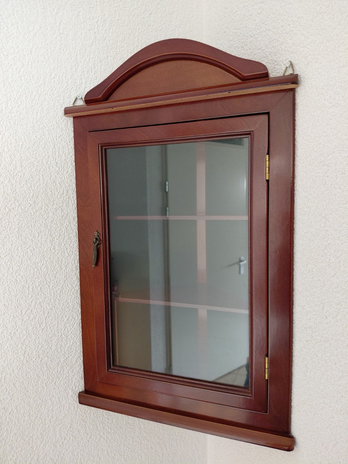 Vitrine hoekkastje (hang), Ophalen, Minder dan 50 cm, Met deur(en), Zo goed als nieuw
