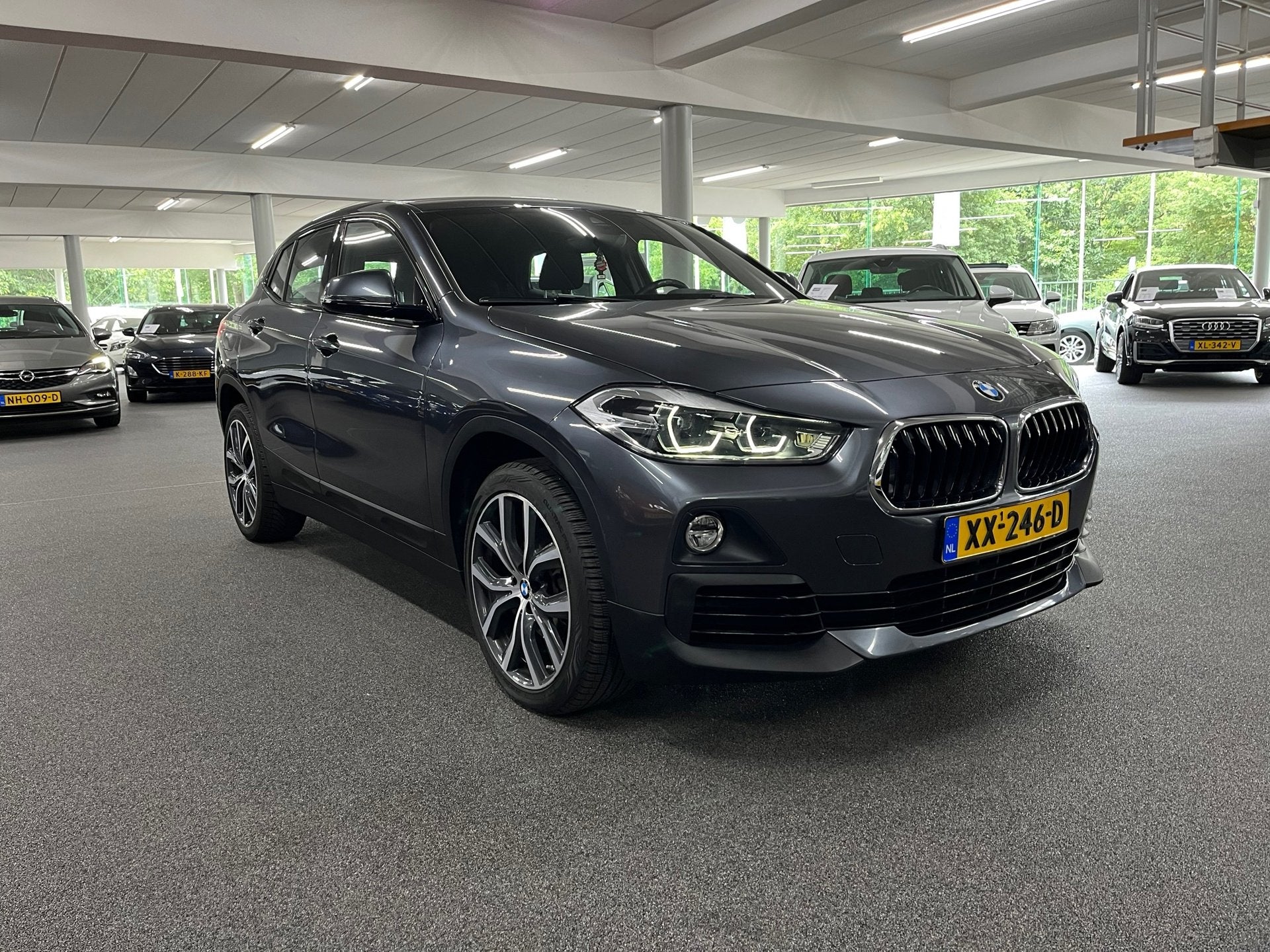 BMW X2 SDrive18i Executive / NL-auto / Navigatie, Dealer onderhouden, X2, Gebruikt, Euro 6