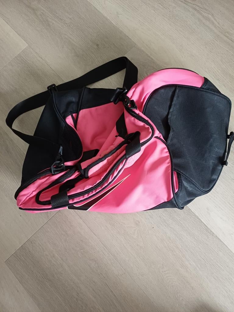 Roze Nike sporttas - Ideaal voor sport en vrije tijd, Ophalen of Verzenden, Gebruikt, Dames