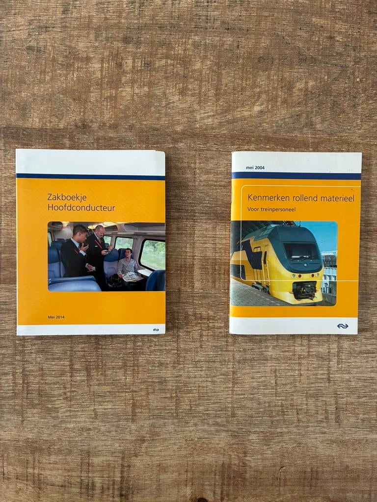 Zakboekje Hc Kenmerken Rollend Mat., Verzamelen, Spoorwegen en Tramwegen, Ophalen of Verzenden, Zo goed als nieuw, Trein, Boek of Tijdschrift